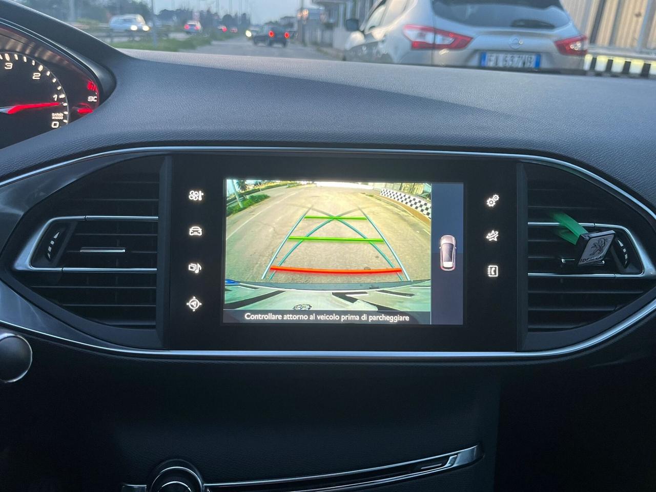 Peugeot 308 1.6 e-HDi Stop&Start Allure Unipro 2013