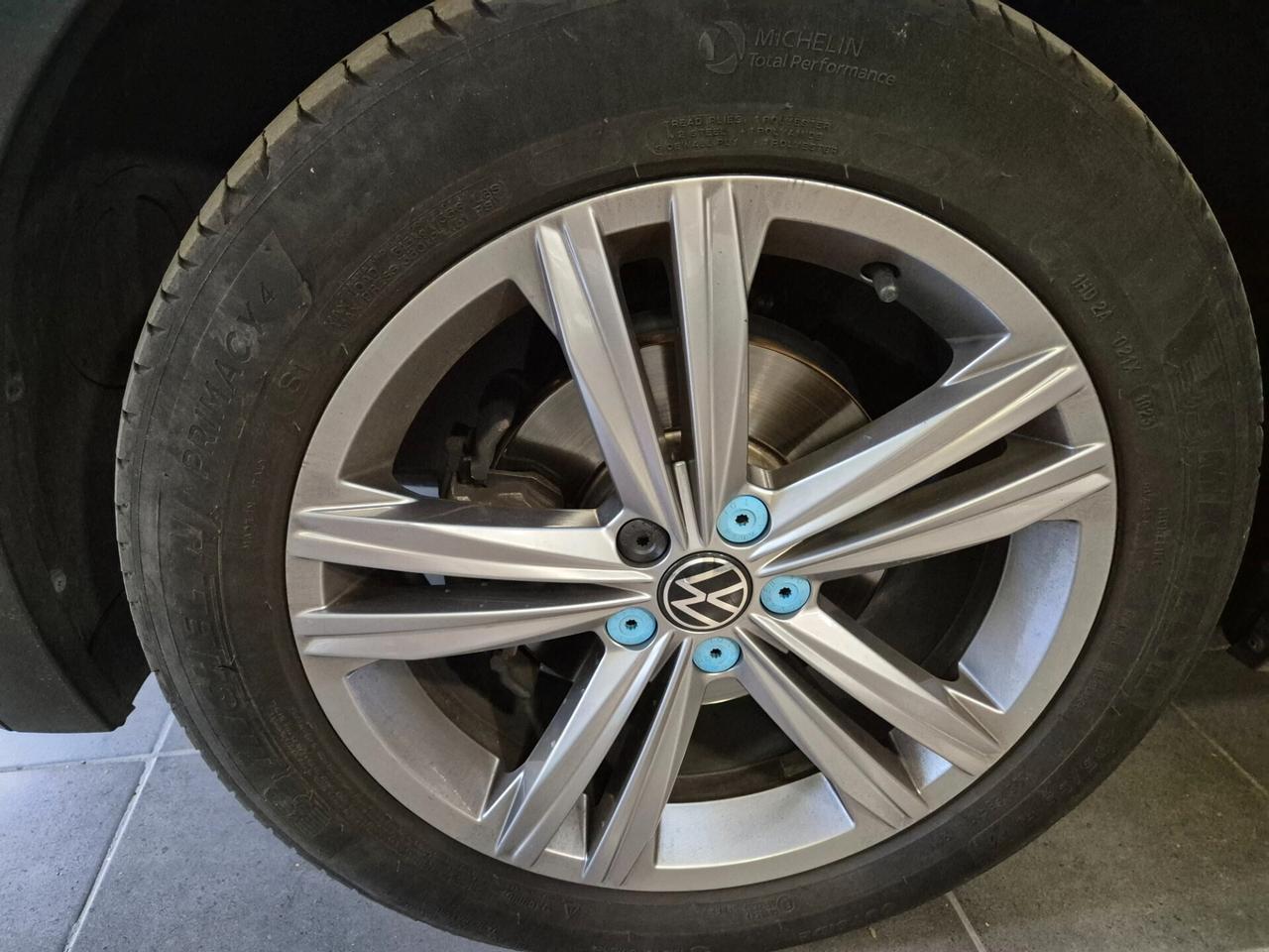 Volkswagen T-Cross 1.0 TSI R LINE