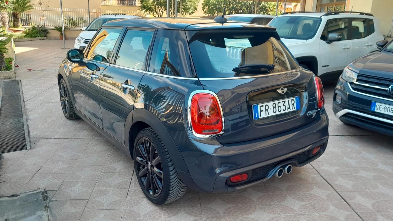 Mini 2.0 Cooper SD aut. Hype 5 porte