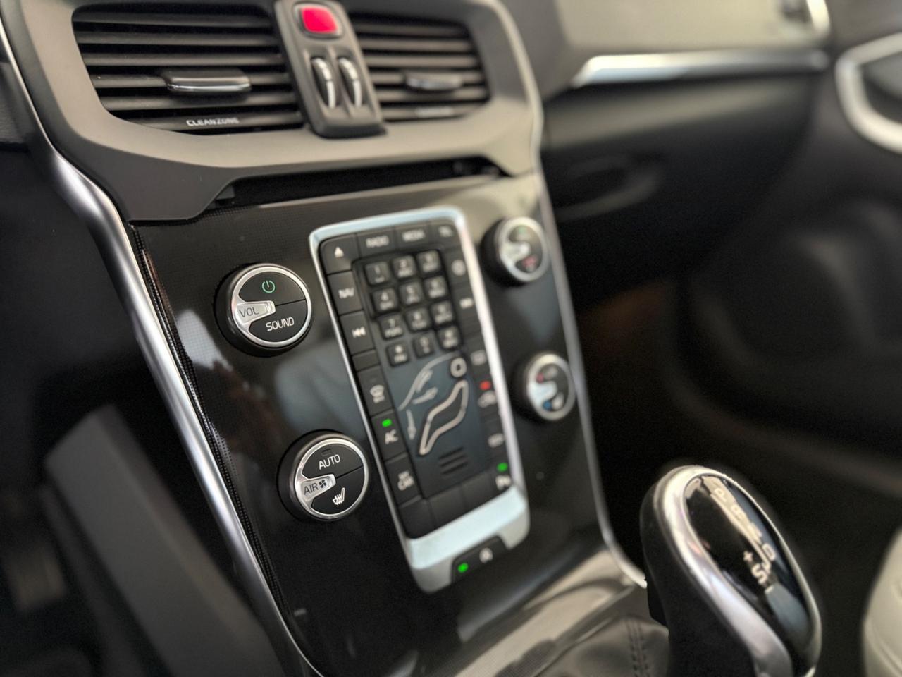 Volvo V40 D2 Geartronic R-design Kinetic