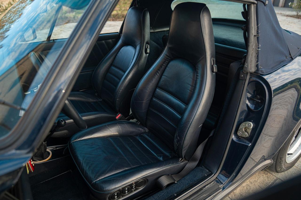 Porsche 911 CARRERA 3.2 G50 CABRIOLET - 1989