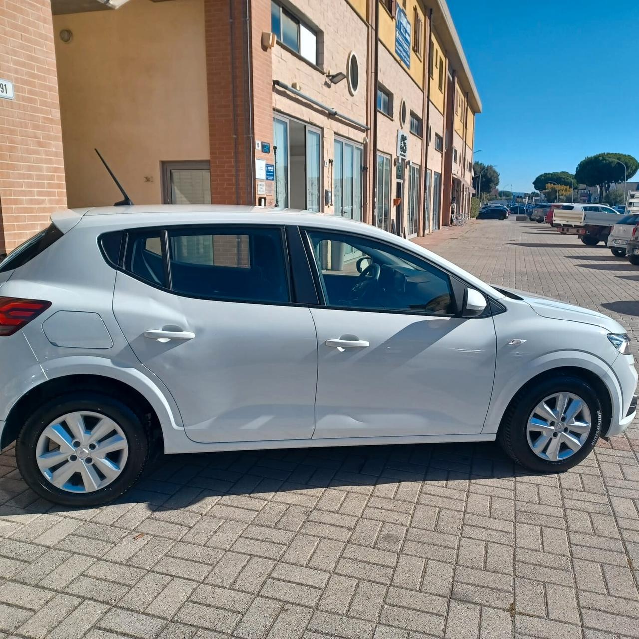 46.883KM COME NUOVA SANDERO 1.0 NEOPATENTATI