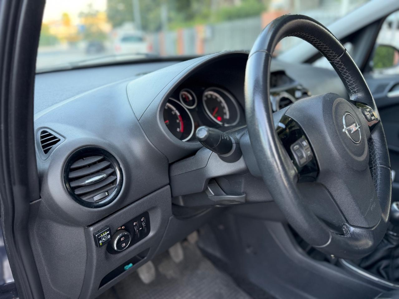 Opel Corsa 1.2 80CV 5 porte GPL-TECH Edition