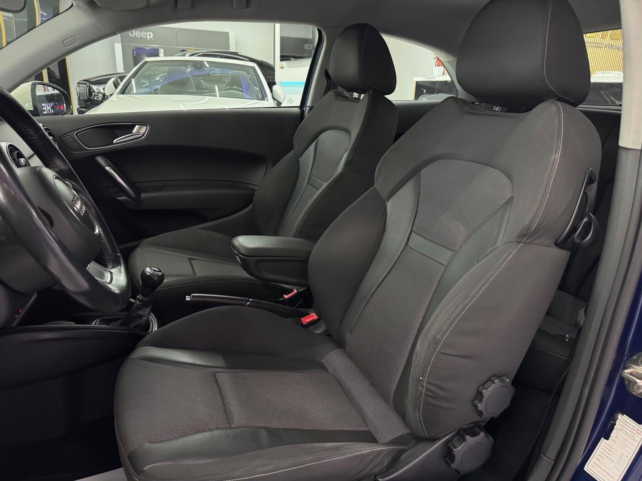 Audi A1 1.6 TDI 105 CV S-line Full Optional