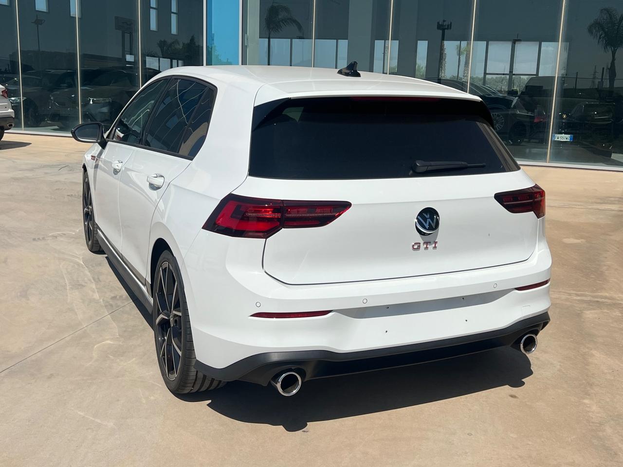 Volkswagen Golf GTI 2.0 tsi 245cv possibilità noleggio no scoring