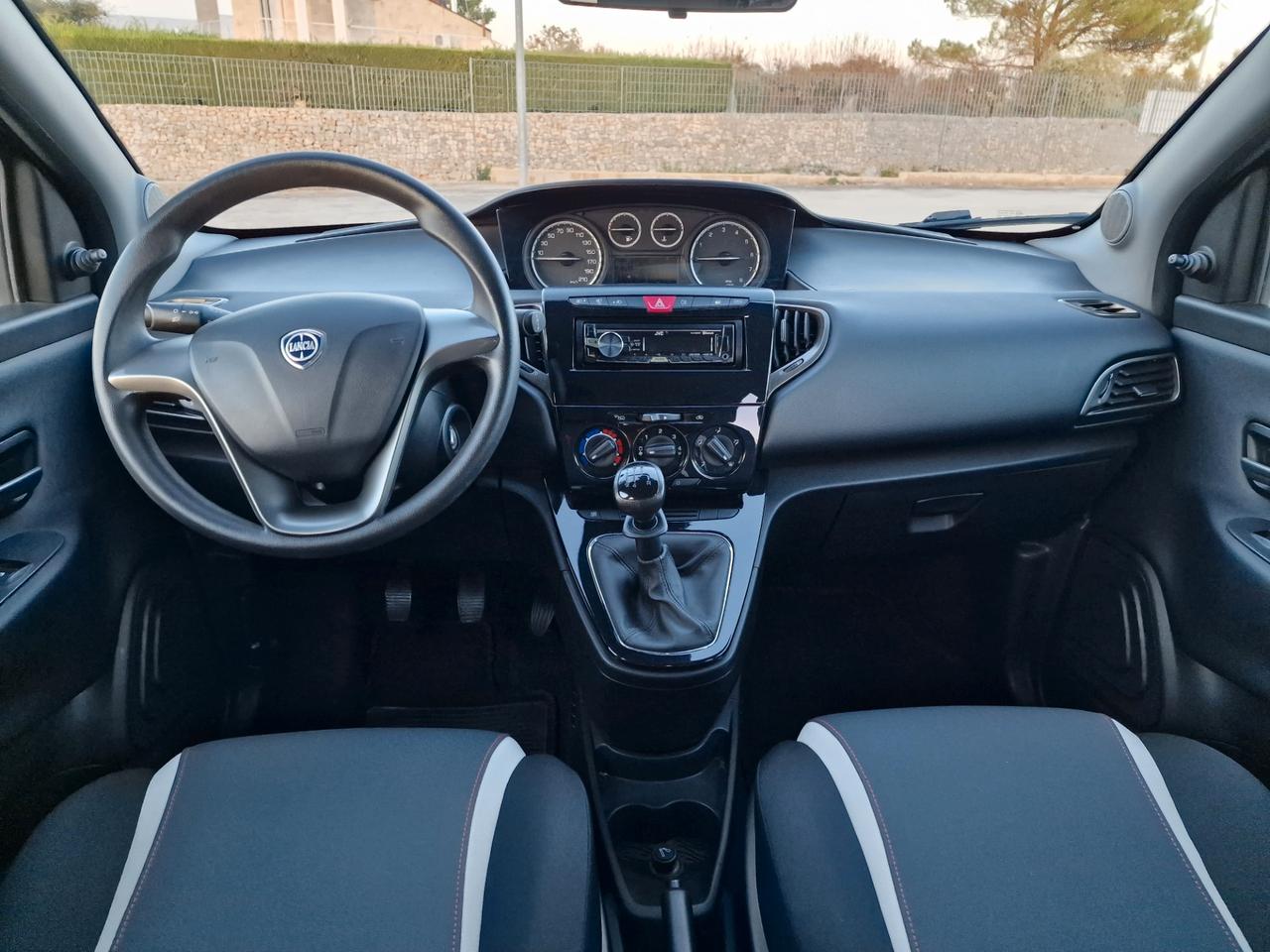 Lancia Ypsilon 1.2 69 CV 5 porte Elefantino