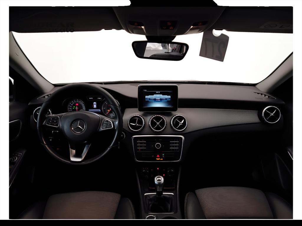Mercedes-Benz GLA-X156 2017 - GLA 180 d Sport