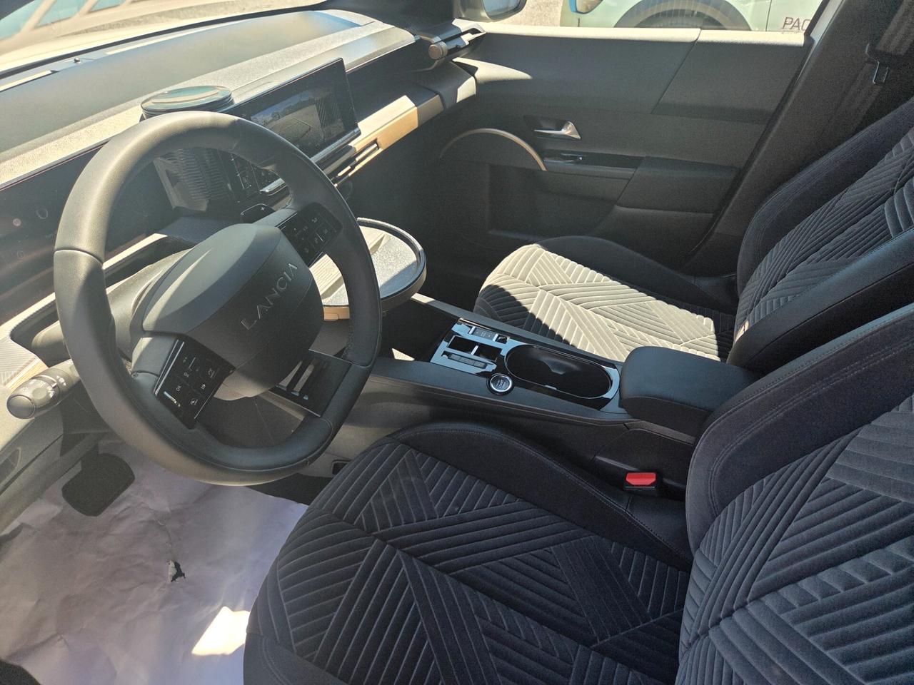 Lancia Ypsilon HYBRID 100 CV NESSUN OBBLIGO FINANZIARIO