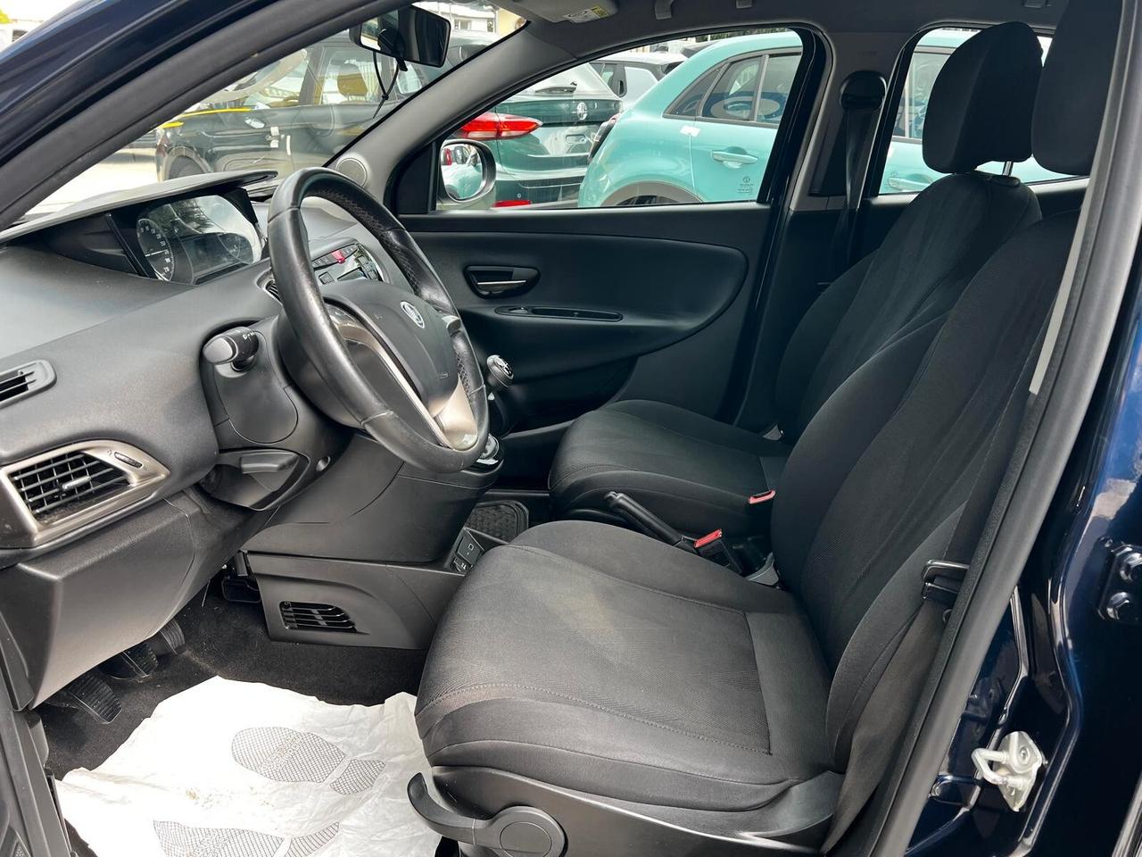 LANCIA Ypsilon 3ª serie Ypsilon 1.2 69 CV 5 po...