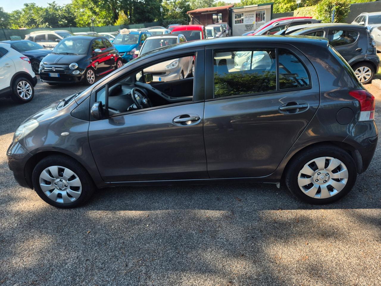 Toyota Yaris 1.0 5 porte Sol