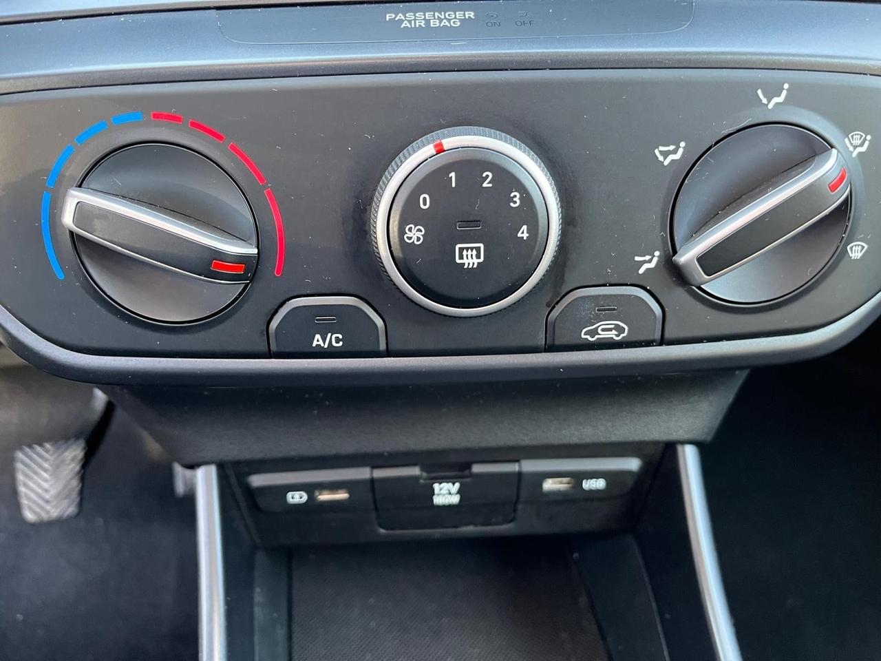 Hyundai i20-1.2 benz-full-2023