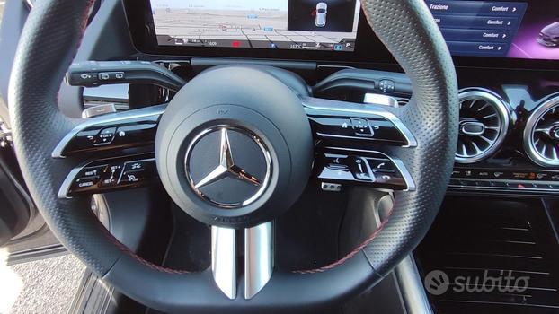 MERCEDES-BENZ GLA 200 d Premium AMG "MULTIBEAM"N