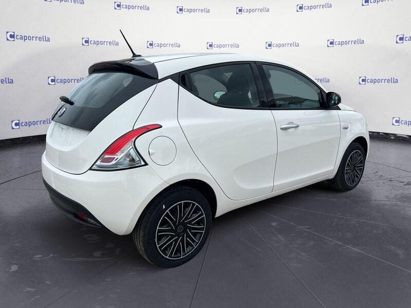 Lancia Ypsilon 1.0 FireFly 5 porte S&S Hybrid Oro