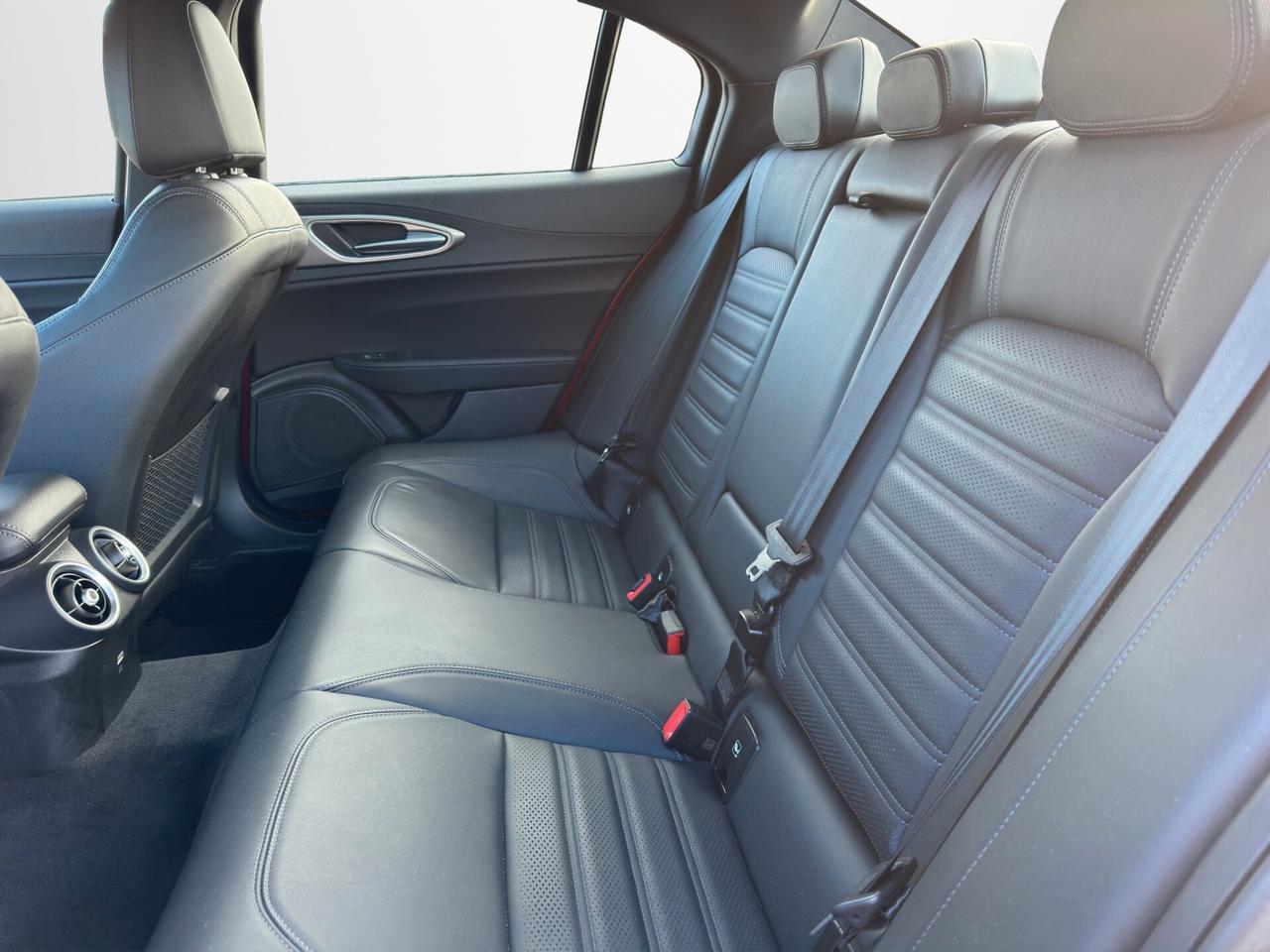 Alfa Romeo Giulia 2.0 Turbo 280 CV AT8 AWD Q4 Veloce