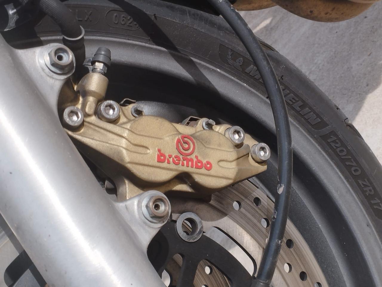 SUZUKI GSX 1200