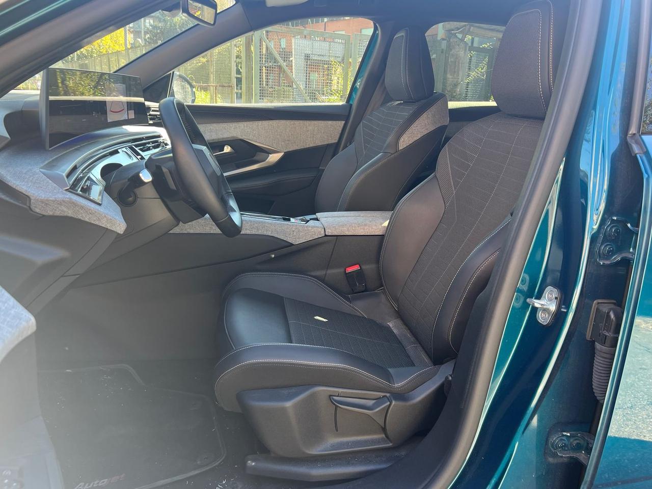 Peugeot 3008 Allure 1.2 136/145 MHEV #7449