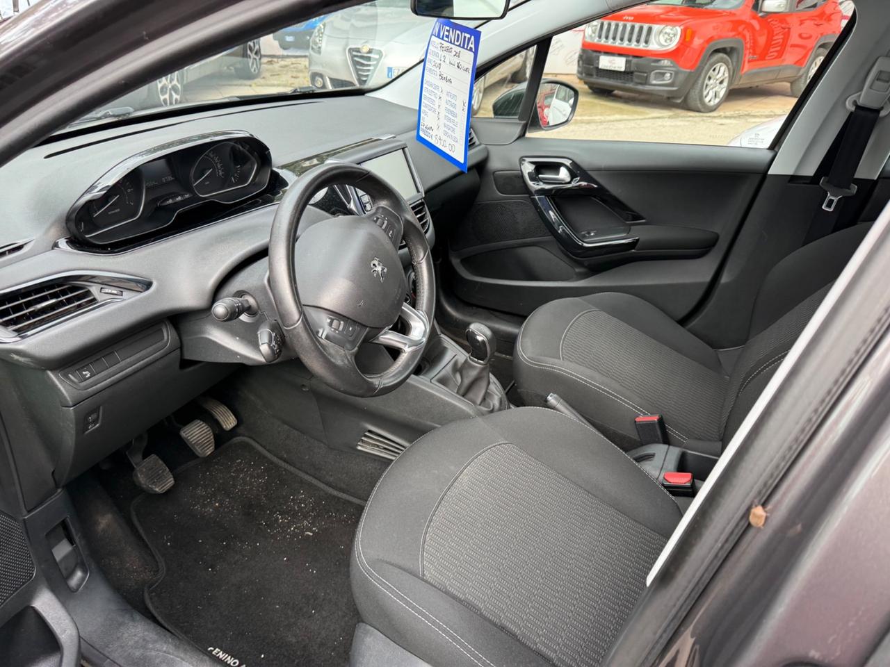 Peugeot 208 PureTech 82 5 porte Allure