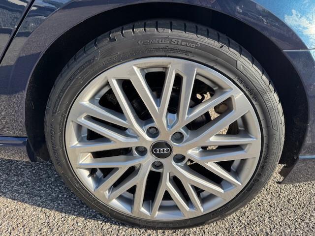 Audi A3 SPB 2.0 TDI S tronic S-LINE INTERNO /ESTERNO