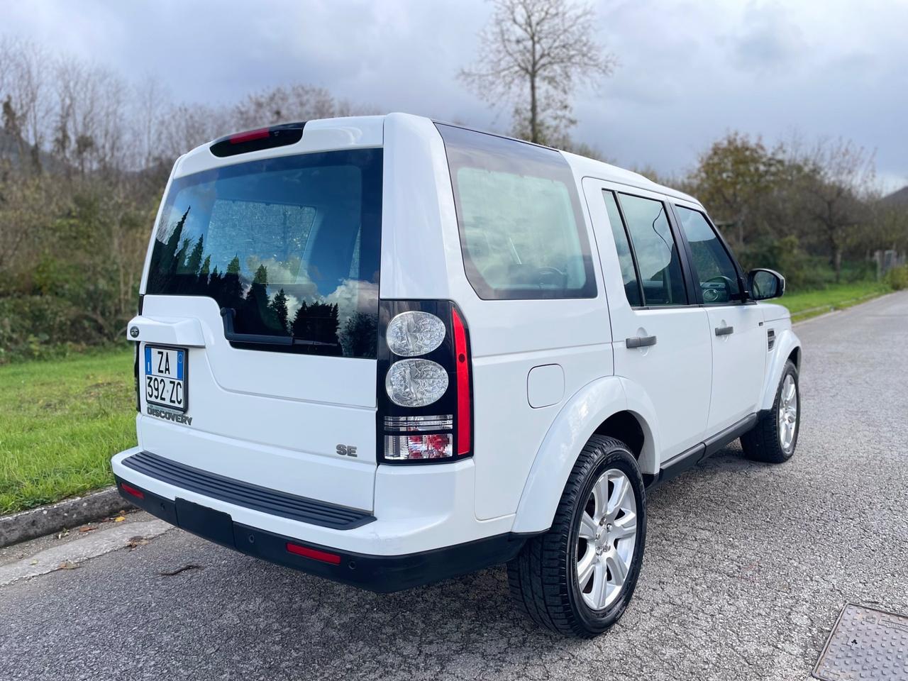 Land Rover Discovery 4 3.0 TDV6 211CV SE