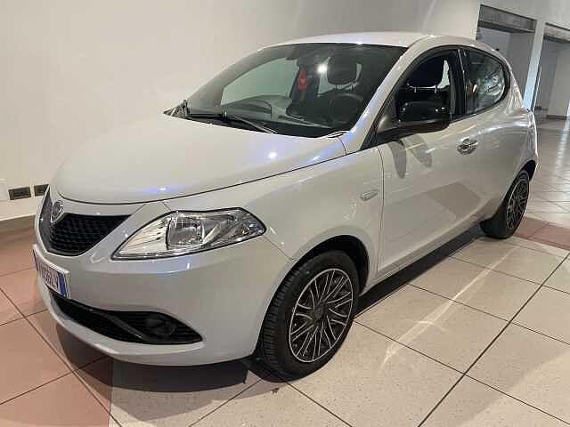 Lancia Ypsilon 1.2 69 CV 5 porte Gold