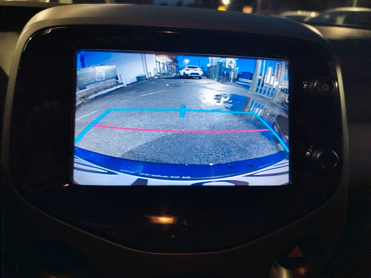 Toyota Aygo Connect 1.0 VVT-i 72 CV 5 porte