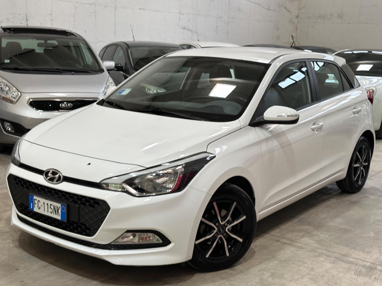 Hyundai i20 1.2 5P UNICOPR KMCERT NEOPAT GARANZ