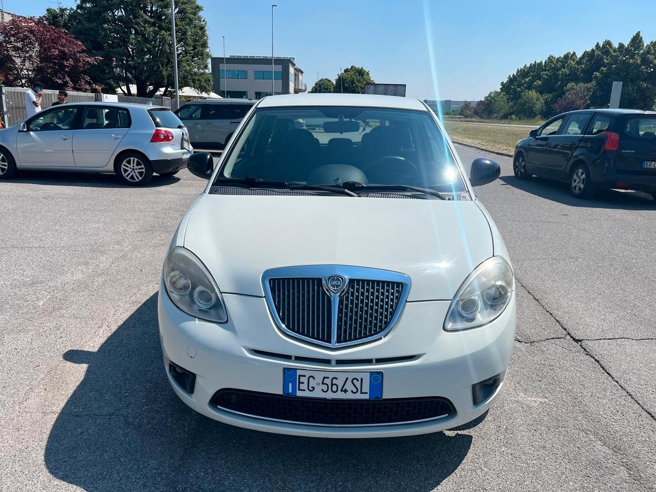 Lancia Ypsilon 1.3 MJT 75 CV Platinum