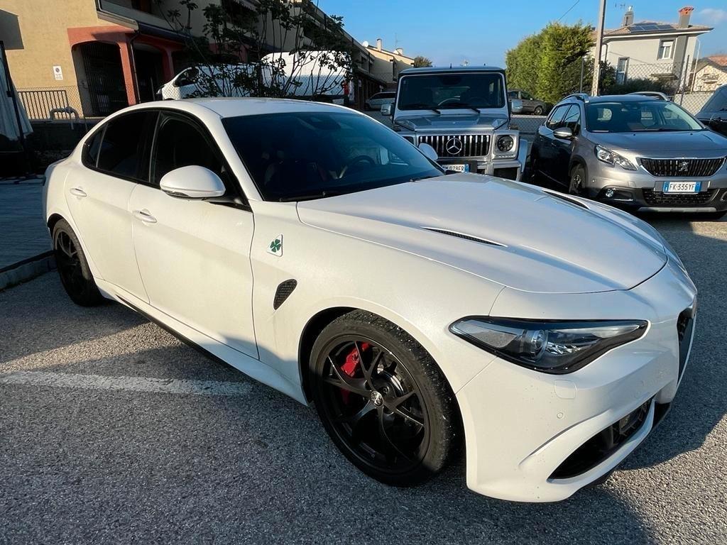 Alfa Romeo Giulia 2.9 T V6 AT8 Quadrifoglio