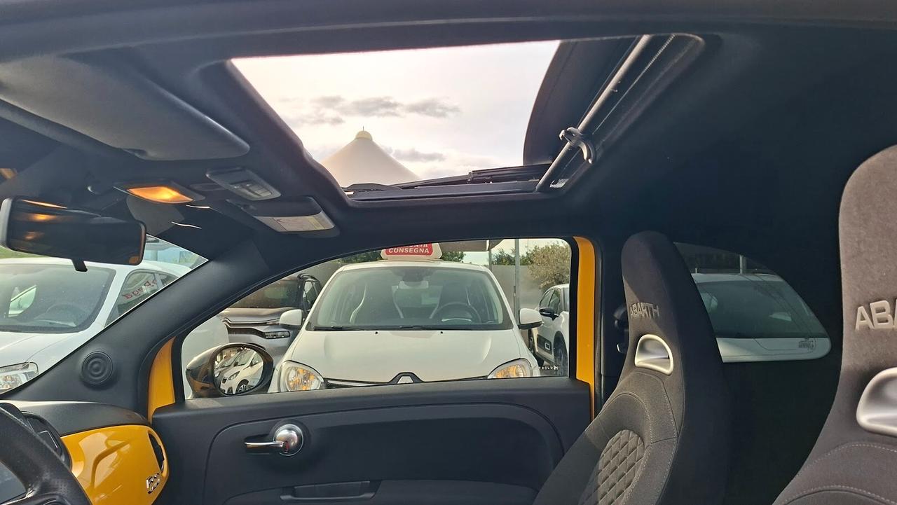 Abarth 595 1.4 Turbo T-Jet 165 CV con tetto apribile