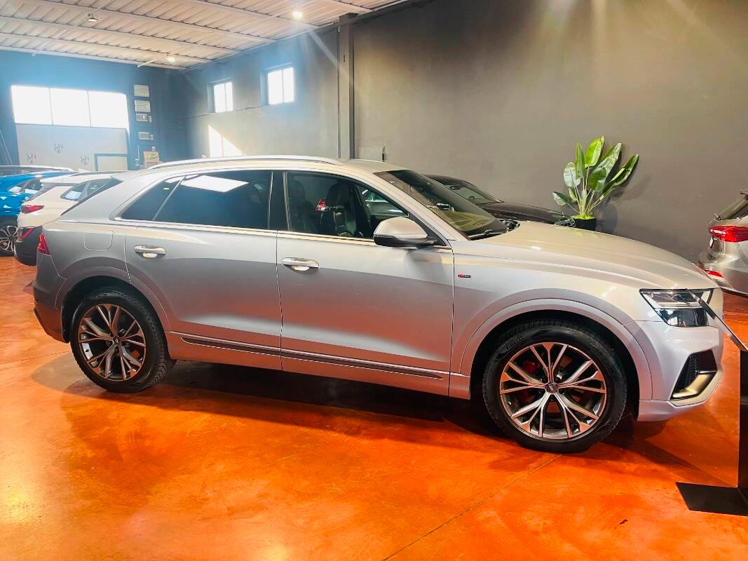 Audi Q8 50 3.0 tdi mhev quattro tiptronic 21''