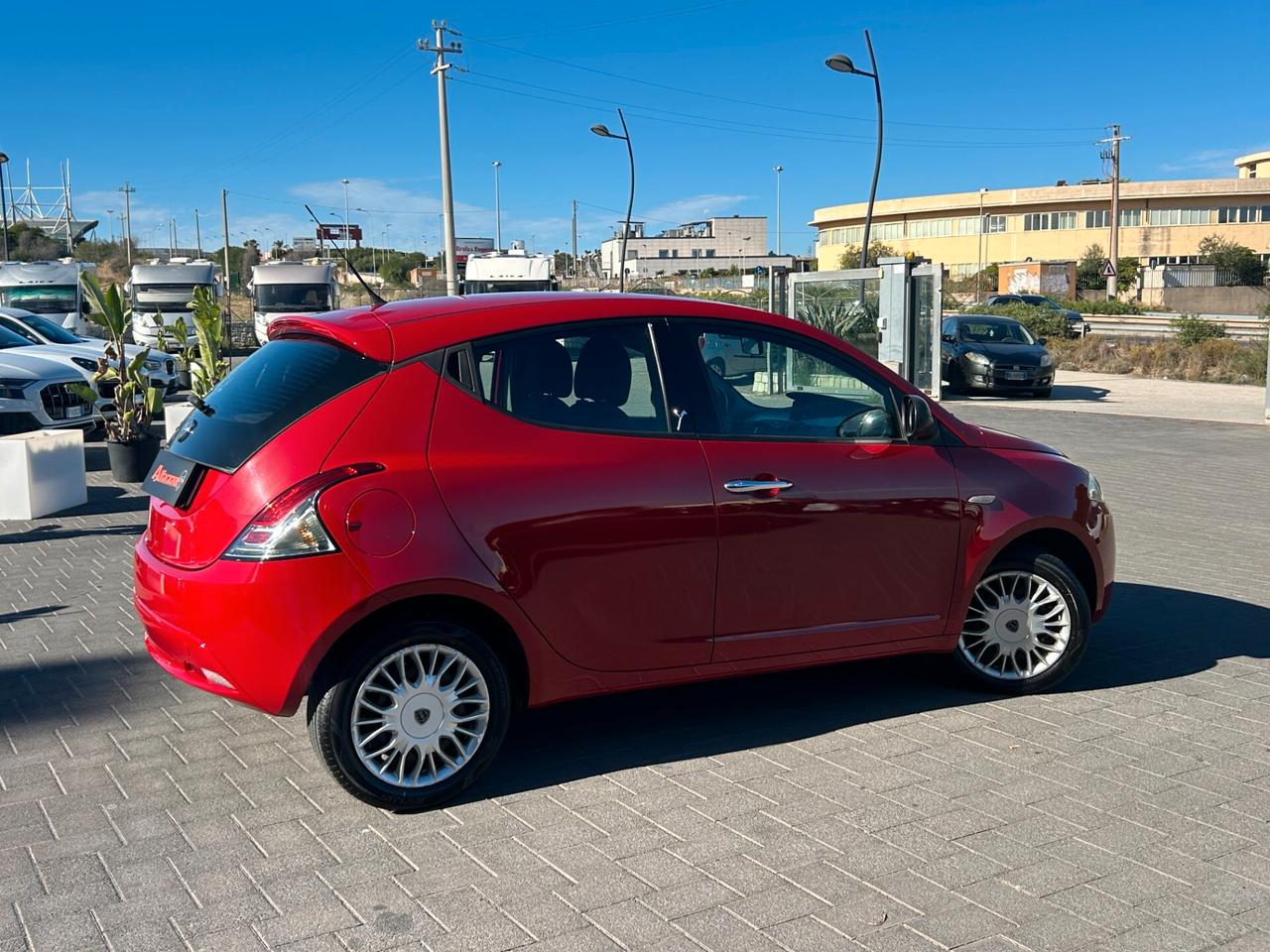 Lancia Ypsilon 1.2 Silver 69cv