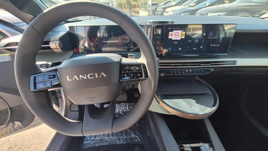 Lancia Ypsilon Hybrid e-DCT
