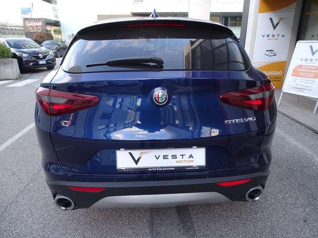 Alfa Romeo Stelvio 2.2 t Executive Q4 210cv auto my19