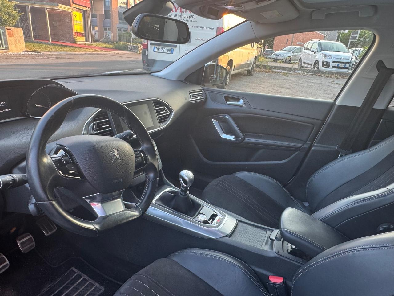 Peugeot 308 BlueHDi 150 S&S Allure