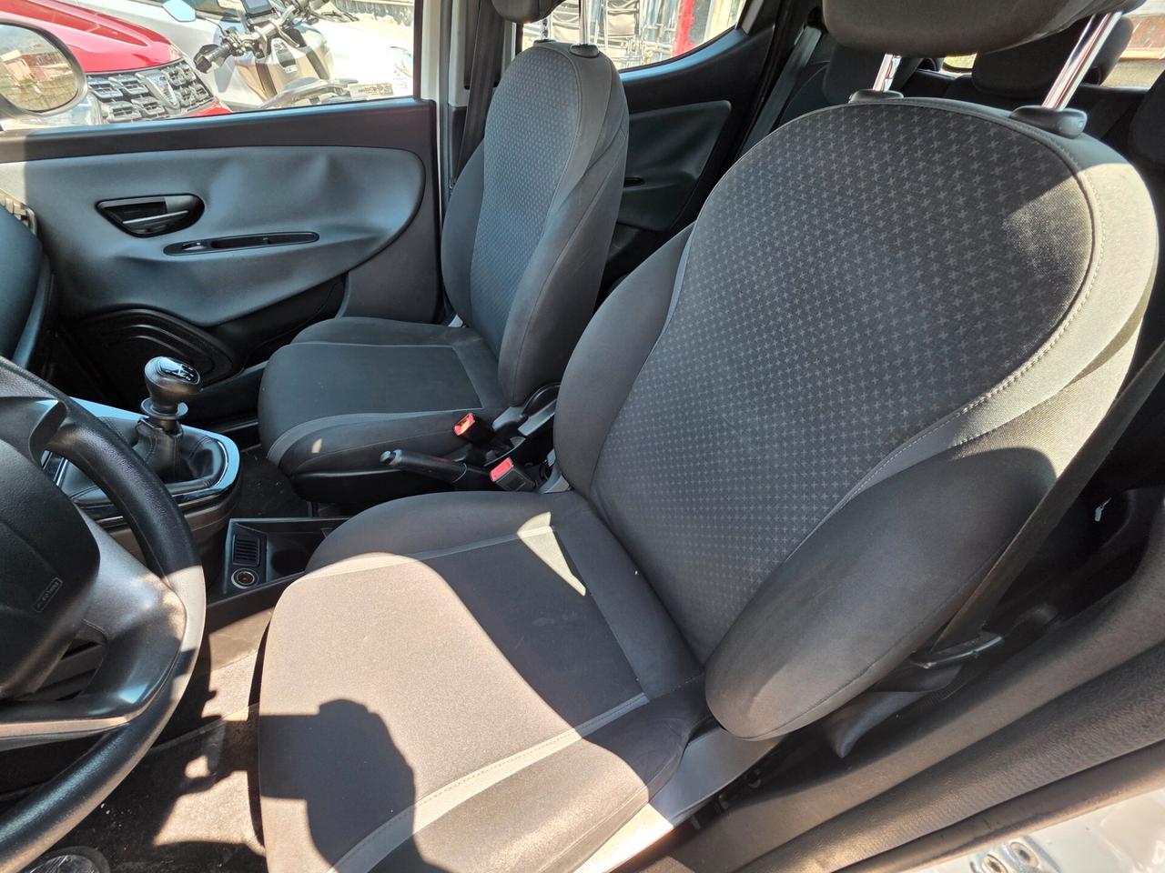 Lancia Ypsilon 1.2 69 CV 5 porte GPL Ecochic Gold