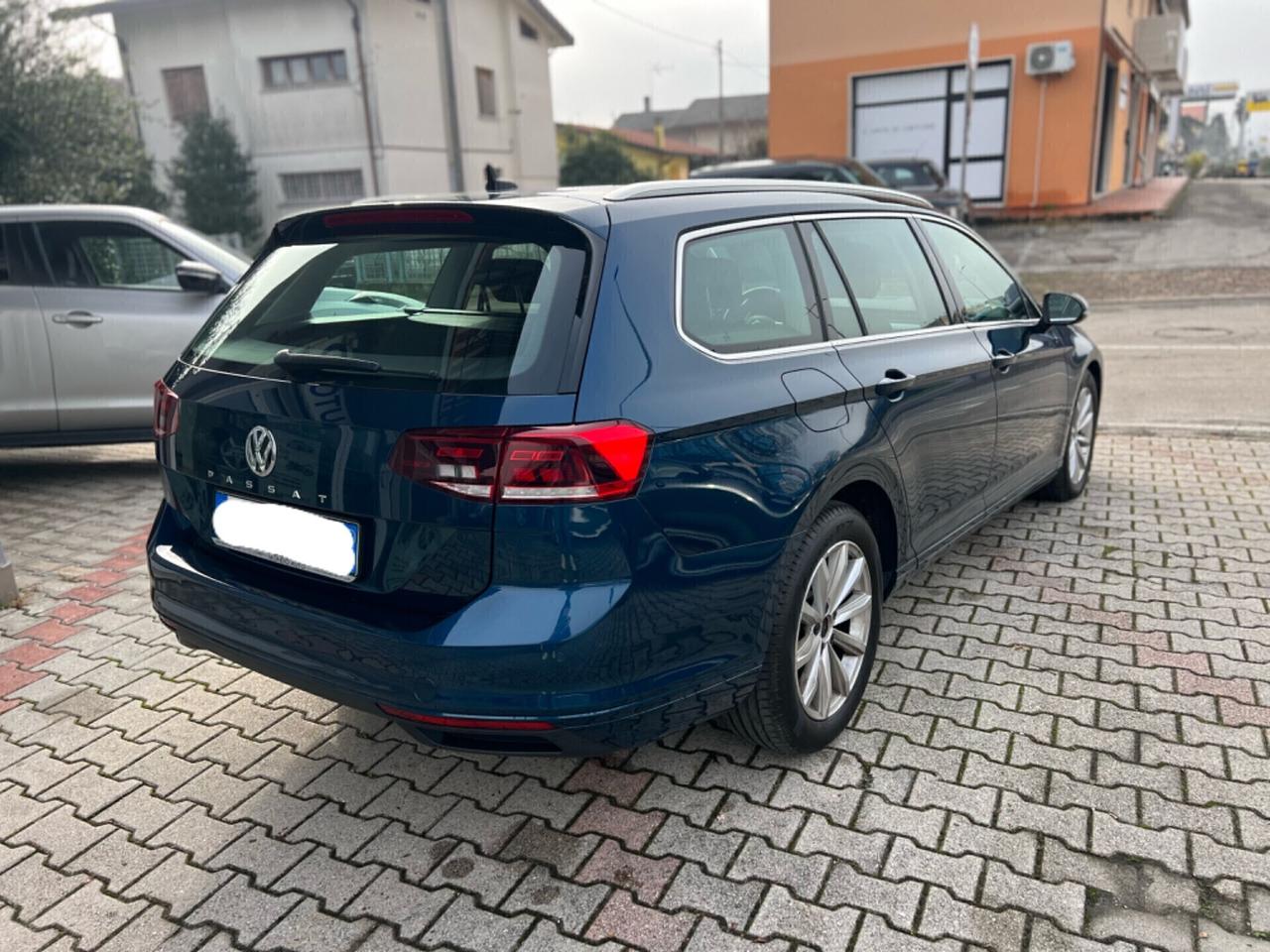 Volkswagen Passat 8ª 2.0 TDI SCR EVO DSG Business