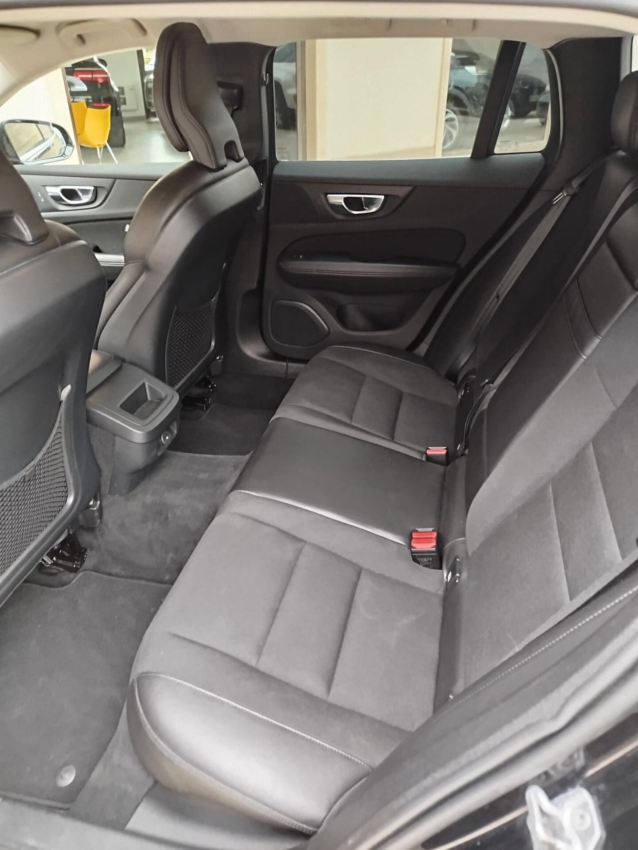 Volvo V60 B4 (d) Geartronic Momentum Business