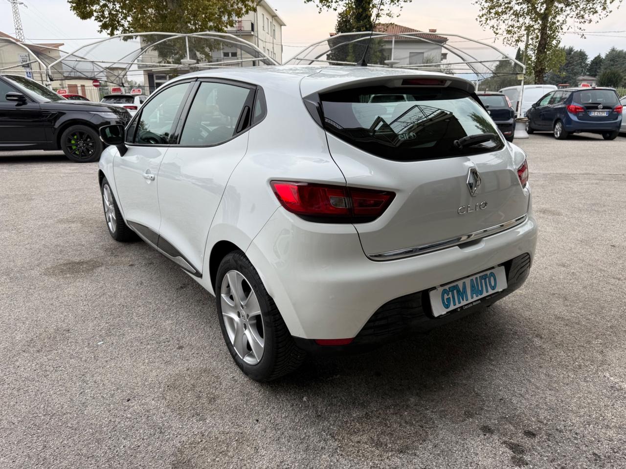 Renault Clio 1.2 75CV - Neopatentati