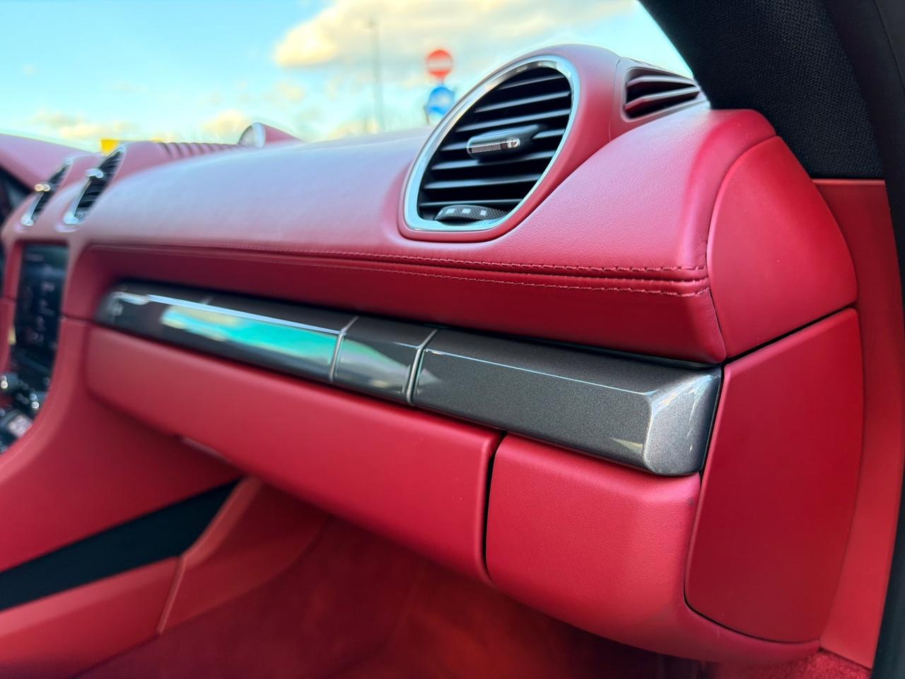 Porsche 718 Spyder Cayman 2.0 T 300cv 4.000km