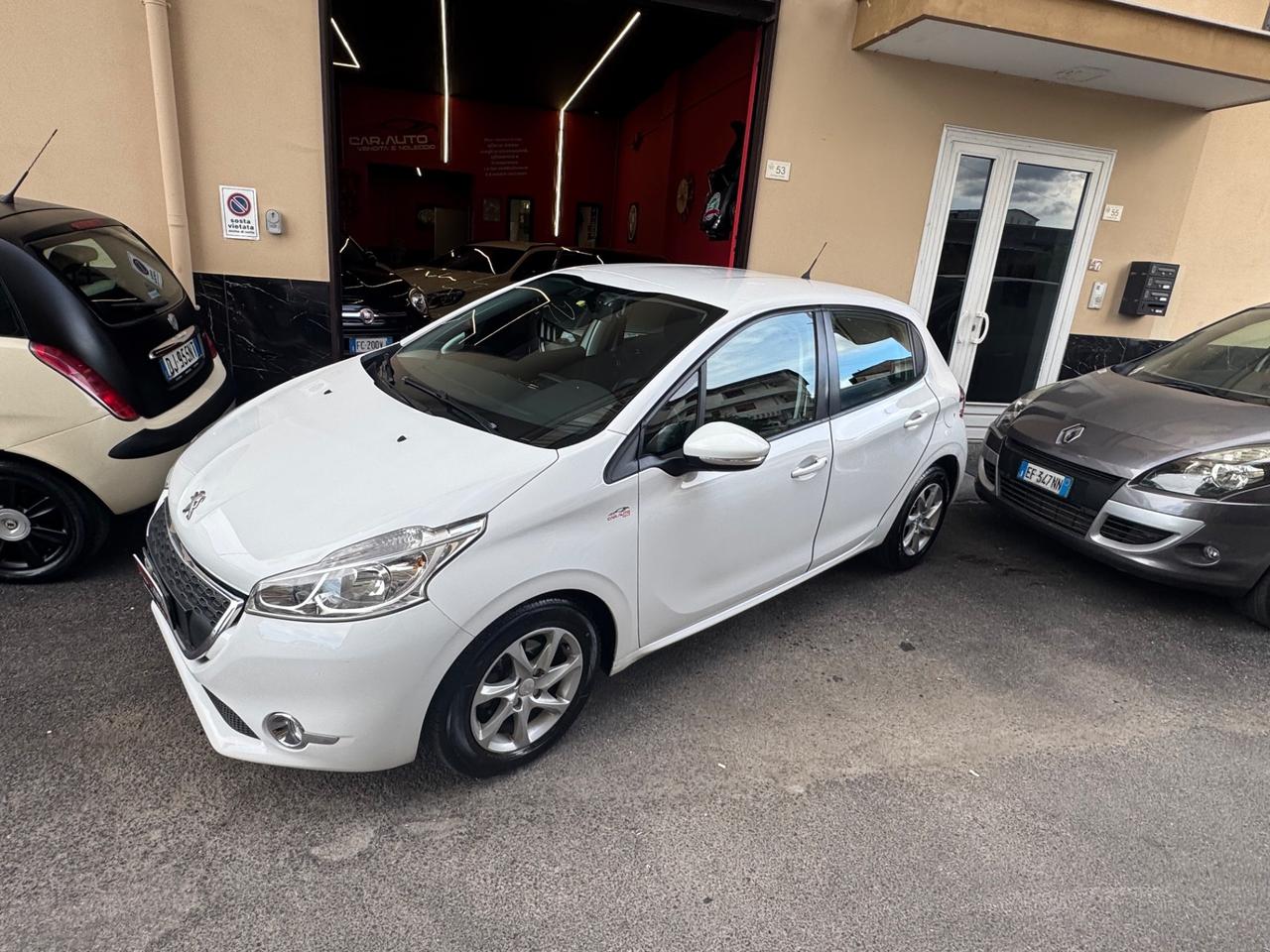 Peugeot 208 1.4 HDi 68 CV 5 porte Allure