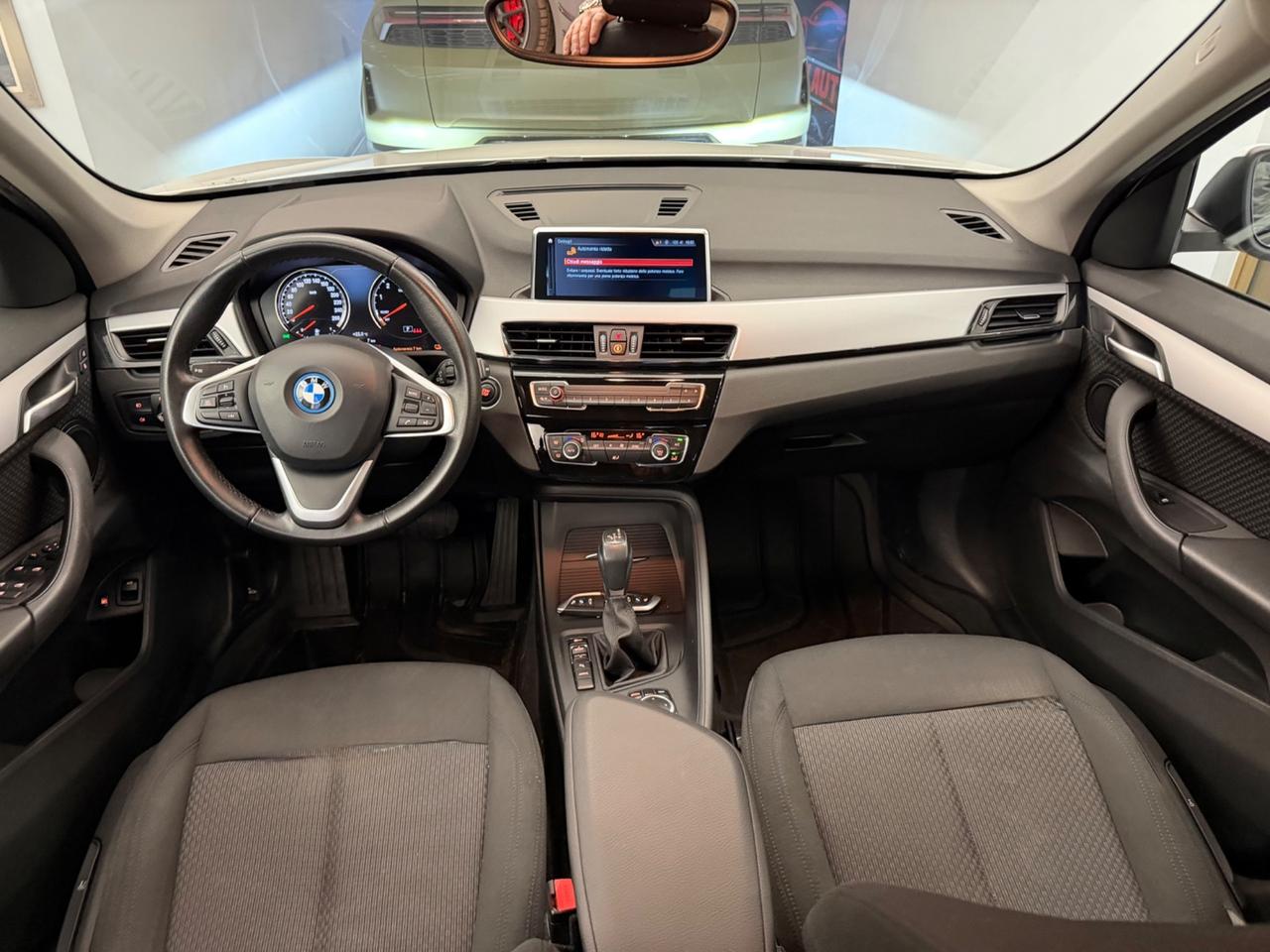 X1 xDrive25e Advantage iva 220 cv