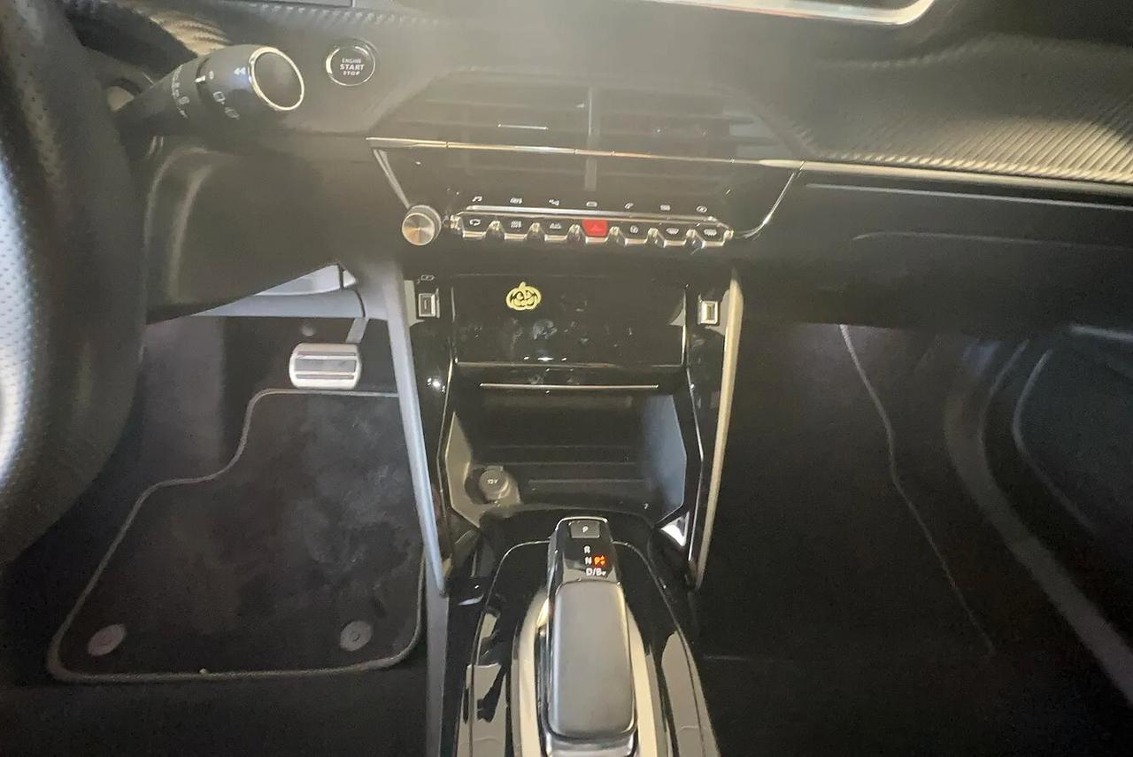 Peugeot 2008 motore elettrico 136 CV GT Line