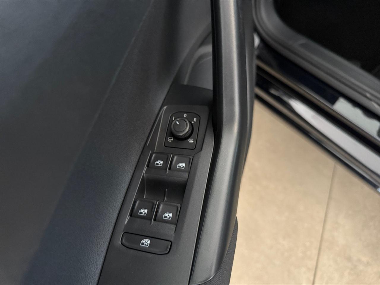 Volkswagen Polo 1.0 tsi life 95cv dsg