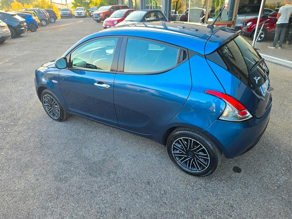 Lancia Ypsilon 1.0 FireFly 5 porte S&S Hybrid Silver Plus