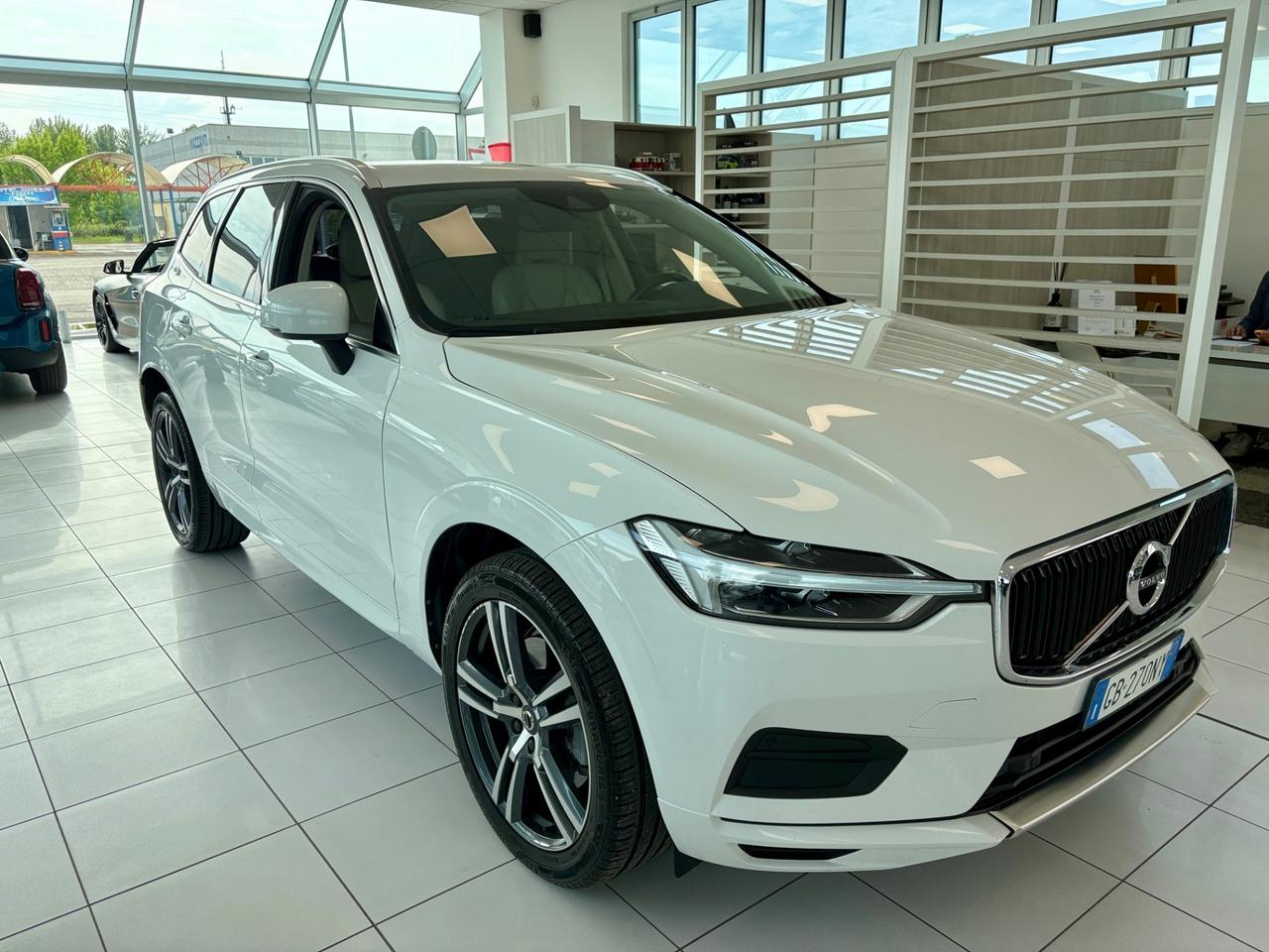 Volvo XC 60 B4 (d) AWD Geartronic Momentum Pro