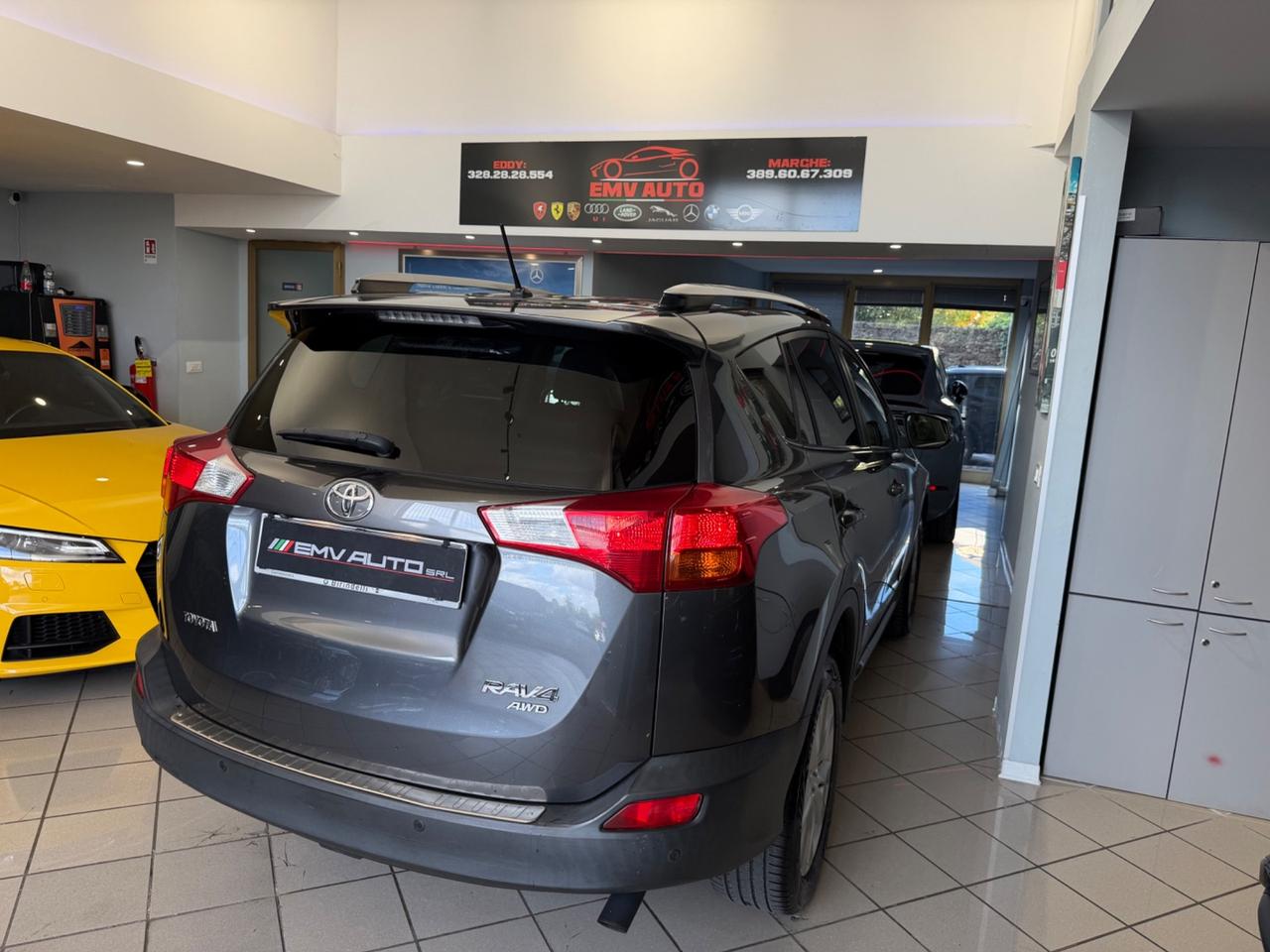 Toyota RAV 4 RAV4 2.0 D-4D 4WD Lounge White Ed. 321