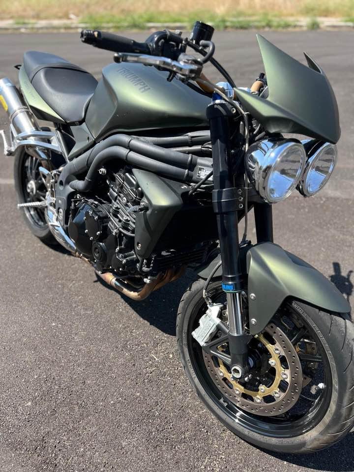 TRIUMPH SPEED TRIPLE