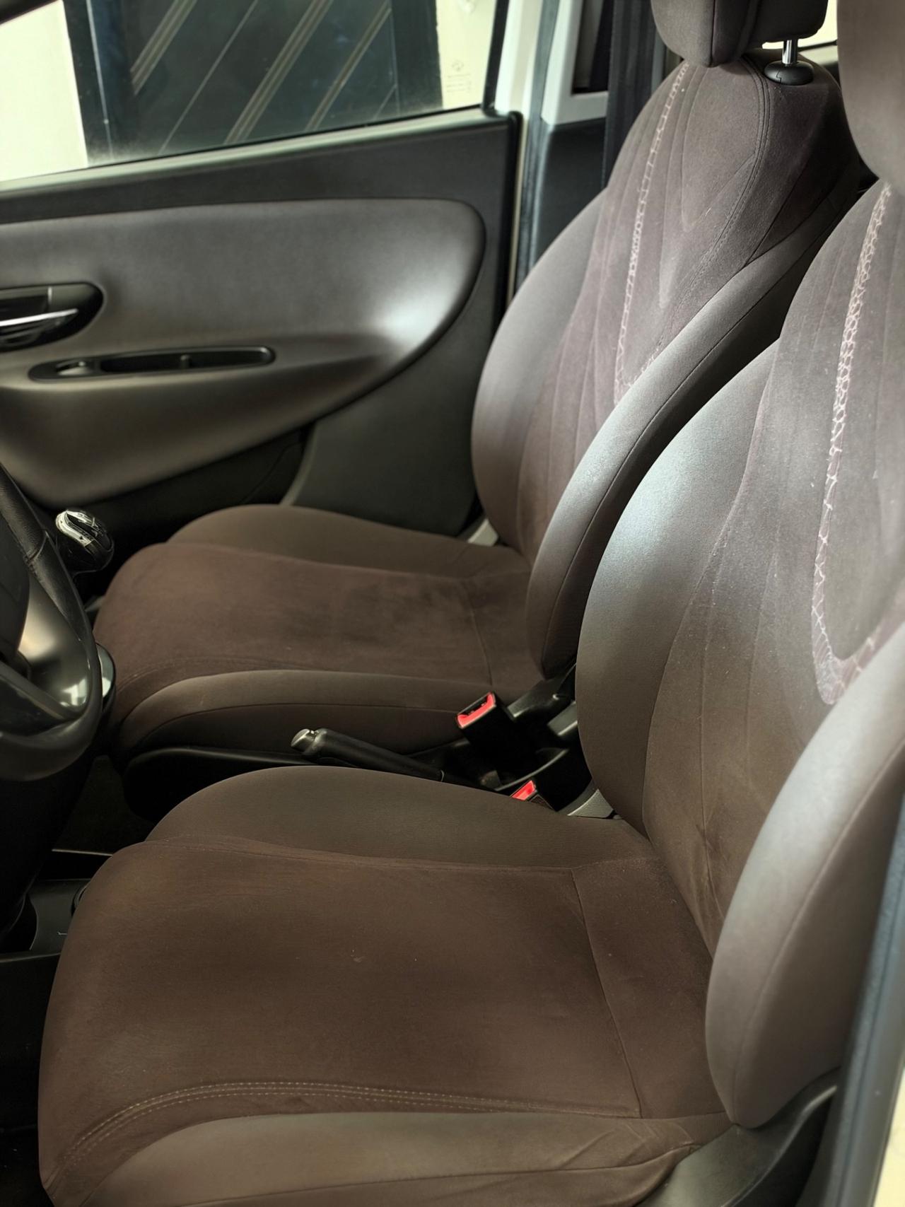 Lancia Ypsilon 1.3 MJT 16V 95 CV 5 porte S&S Silver