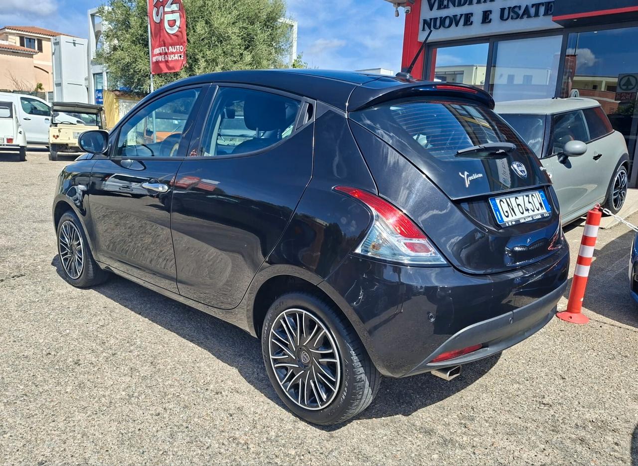 Lancia Ypsilon 1.0 Hybrid Gold 70cv
