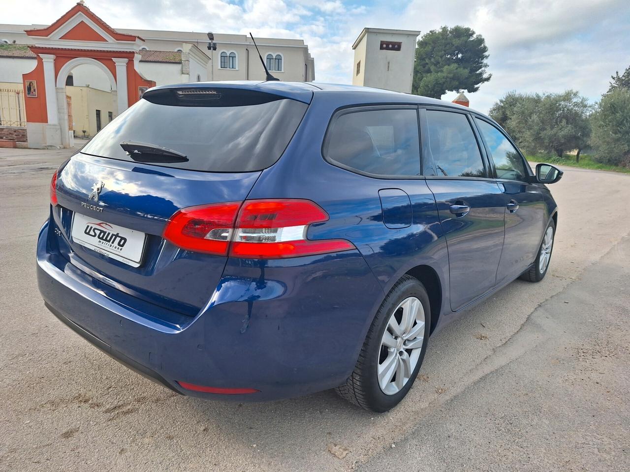 Peugeot 308 1.5 HDi 130 EAT8 SW Business 2018 NAVI